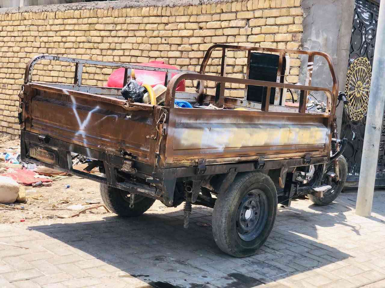 سلام عليكم ستوته وموديل 14 رقم بيض الثانويه منتهيه رقم ذي قار ج. فقط راعيها ما ندل الناصريه مكان السماء وقضاء الخضر سعر 1200 
كير جديد      ***********
