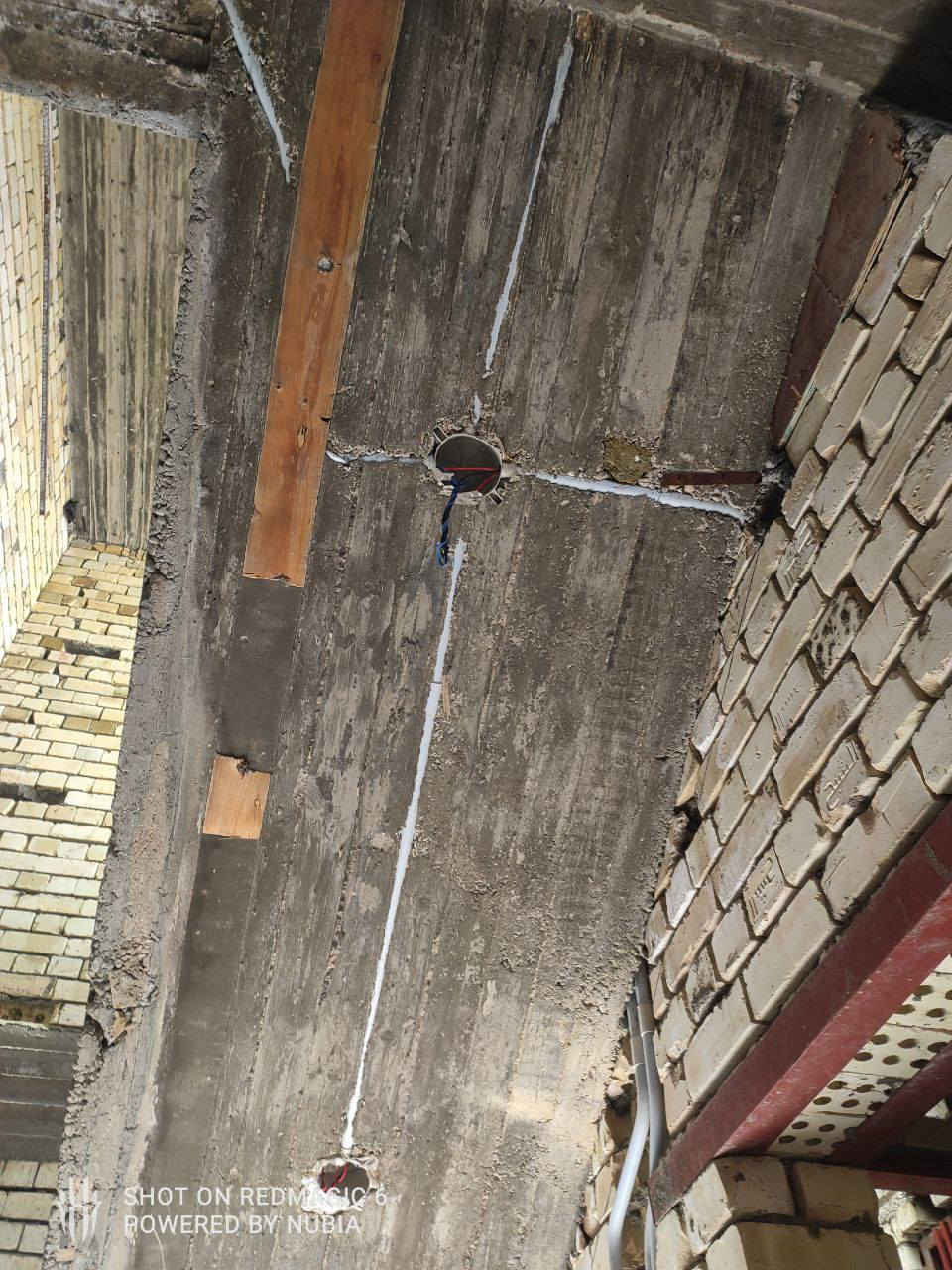 السلام عليكم ورحمه الله وبركاته عمل اليوم حفر نزالات وتثبيت البايب  وتسليك منزل طابقين خلال  وقت قياسي والحمد لله ..
ابو نور الكهربائي لعمل كافة التأسيسيات الكهربائيه لكافة المشاريع والعمارات والمنازل السكنيه  في كربلاء واقضيتها للتواصل ***********
