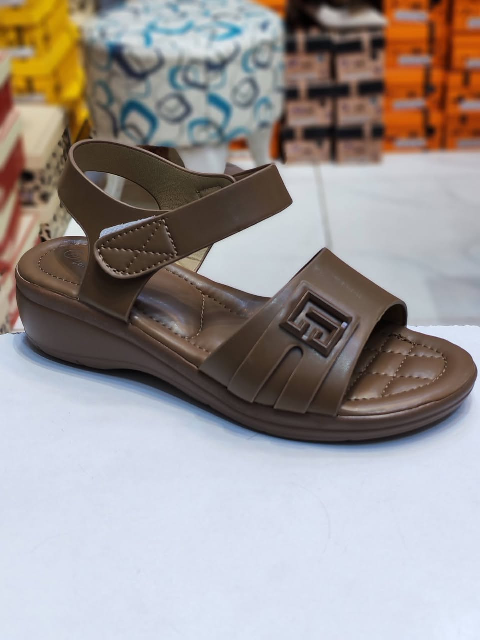 #جديد
سعر القطعة 💥15000 الف 💥
صندل كعب 3سم طبي خفيف الوان المعروضه فقط
#العنوان خانقين مجمع الحاج قاسم خلف مجمع حبيب مول
توصيل جميع المحافظات وداخل خانقين واتس ***********
احذية و حقائب بشار
