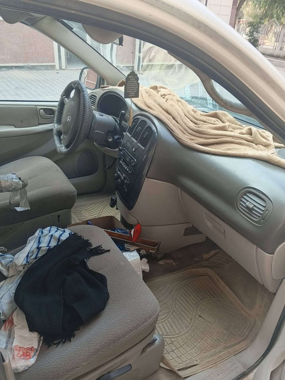 السلام عليكم دوج كرفان موديل 2007
محرك 3800 السياره جاهزه من كل النواحي
كشنات سياحي 
السعر 82 وبيها مجال 
مكلف بالنشر 
رقم صاحب السياره 
‏‪***********‬‏ ابو اسعد 
الخاص مفتوح
