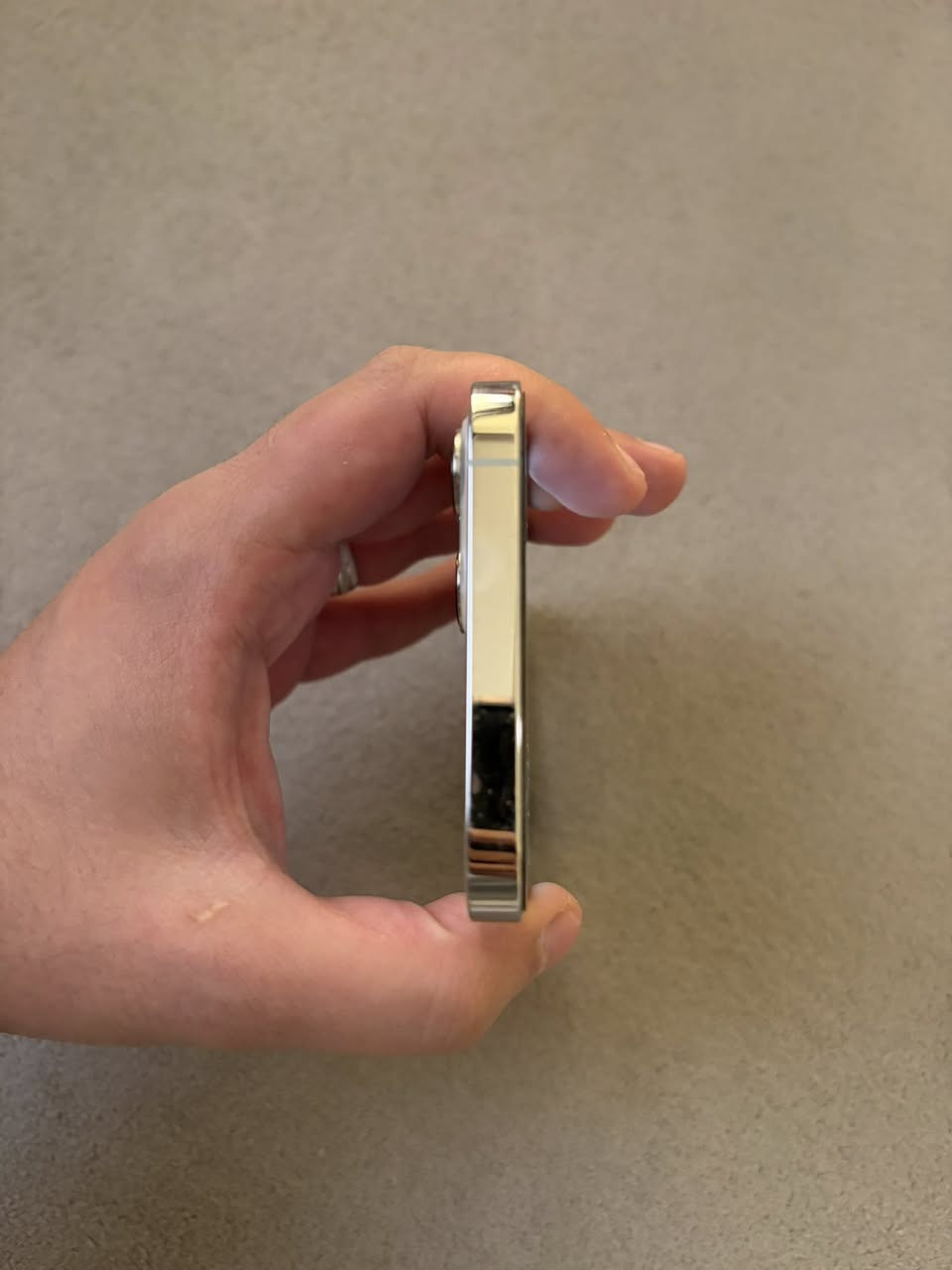 ايفون ١٢ برو ماكس ابيض للبيع
الذاكرة ٢٥٦ البطارية ٨١ 
الجهاز ممفتوح وغراضة كاملة
السعر ٤٥٠ الف


**إذا كنت صاحب هذا الإعلان وتريد حذفه لأي سبب، رجاءا أرسل رسالة إلى الدعم الفني**