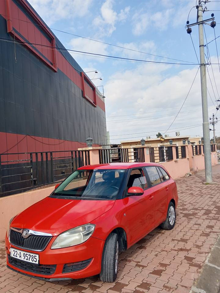 سلام علیک
 
سکۆداا ٢٠١٣ 
سەیارەکە بی لیدانە بی بۆیاخە  مەکینە مەرخوبە بێ تۆربۆیە گیر تۆماتیک لە نوکە لایتی پێشی هەتا نوکە بەگلایتی بەشەرت رەقەم سەنەوی نوی مالی دۆستە تەنها ٥٨ مەجالیش 
*********** أربيل, العراق
