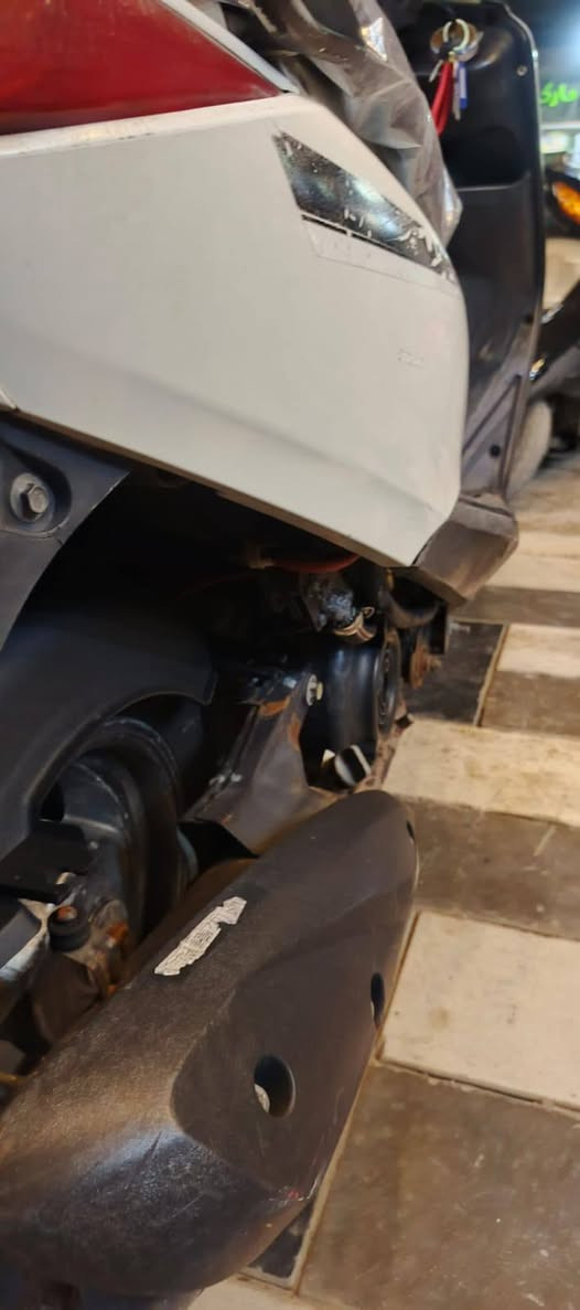 السلام عليكم دراجه بريز كلش نضيفه مكينه بل كارتون بس بيها ملاحضات بل كفر دراجه شوكت ما تجيها نكره الله شاهد قبل 3 اشهر من نزلتها من الرمبه بس انهملت الدراجه 
السعر 625 وبيها مجال 
***********
