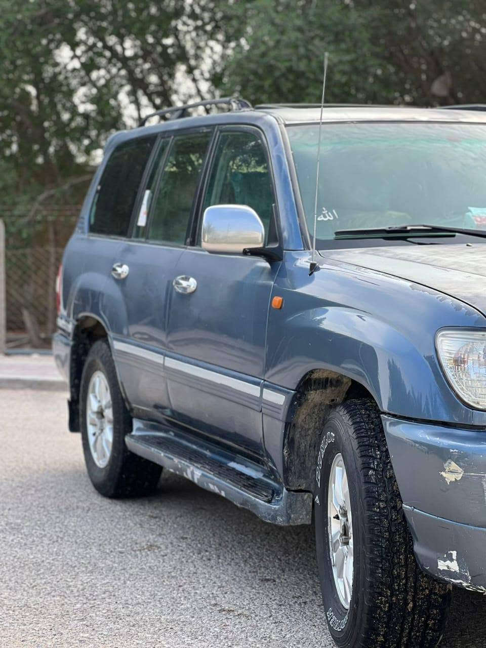 سلام عليكم اخوان سياره لا ندكروز 2006 رقم بصر  سياره ورارد خليجي مابيها حادث فقط الضربه بل جنطه مواضح بل صوره السياره جارده  مصبوغه حزام المكينه 6 سلندر  كير اوتو  الكير جديد كهرابيات شغله كل دبل تانكي  السعر 125$ وبيها مجال الشراي  الا مو شراي لا يتعبني  التواصل ولاستفسار ***********
