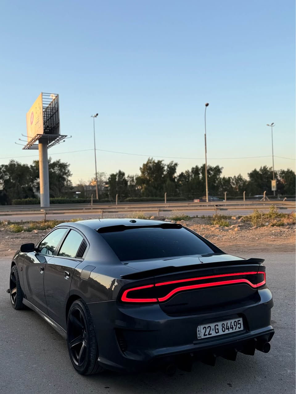 السلام عليكم
السعر :199 وبي مجال
جارجر 2021 6 سلندر 
حادث بنيد وجاملغ خفيف بدون دواخل ابد
عليها كت كامل وايد بدي
شقف روز رايز داخل اناره محيطية متغير
اكزوز صوت كلش حلو على الريموت 
ويل نجمة ابو الخسفة الاصلي لويات هم
ماشية ٨٥ ميل
استخدام شخصي
رقم اربيل الجديد 
مكاني بغداد الدورة
الرقم *********** بغداد, العراق
