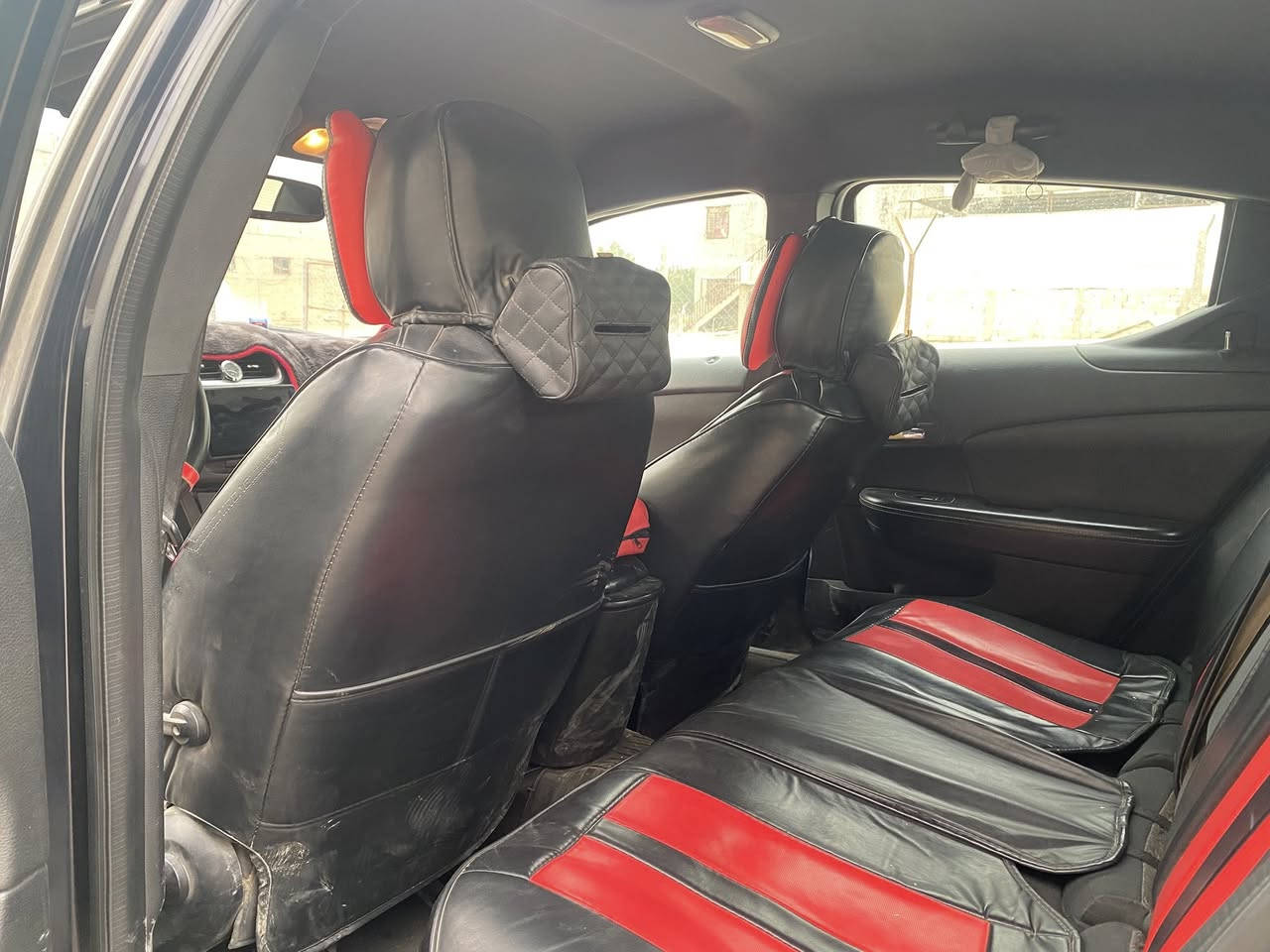 السلام عليكم دوج افنجر ٢٠١٢ للبيع 
السياره خير من الله مابيها اي جطل
رقم بغداد خصوصي مداور اي يوم تريد 
السياره مصبوغه حزام للجماليه 
حادثها من امريكا جاملغ جهة السايق 
بيها نواقص بسيطه كلش 
السياره معمرها شادلها شاشه حساس تايرات 
مدوشمه جديد باتري جديد تخم تايرات جديد
سنويه بعدها ماساقطه
سعرها ٦٠ و بيها مجال للشراي
***********
