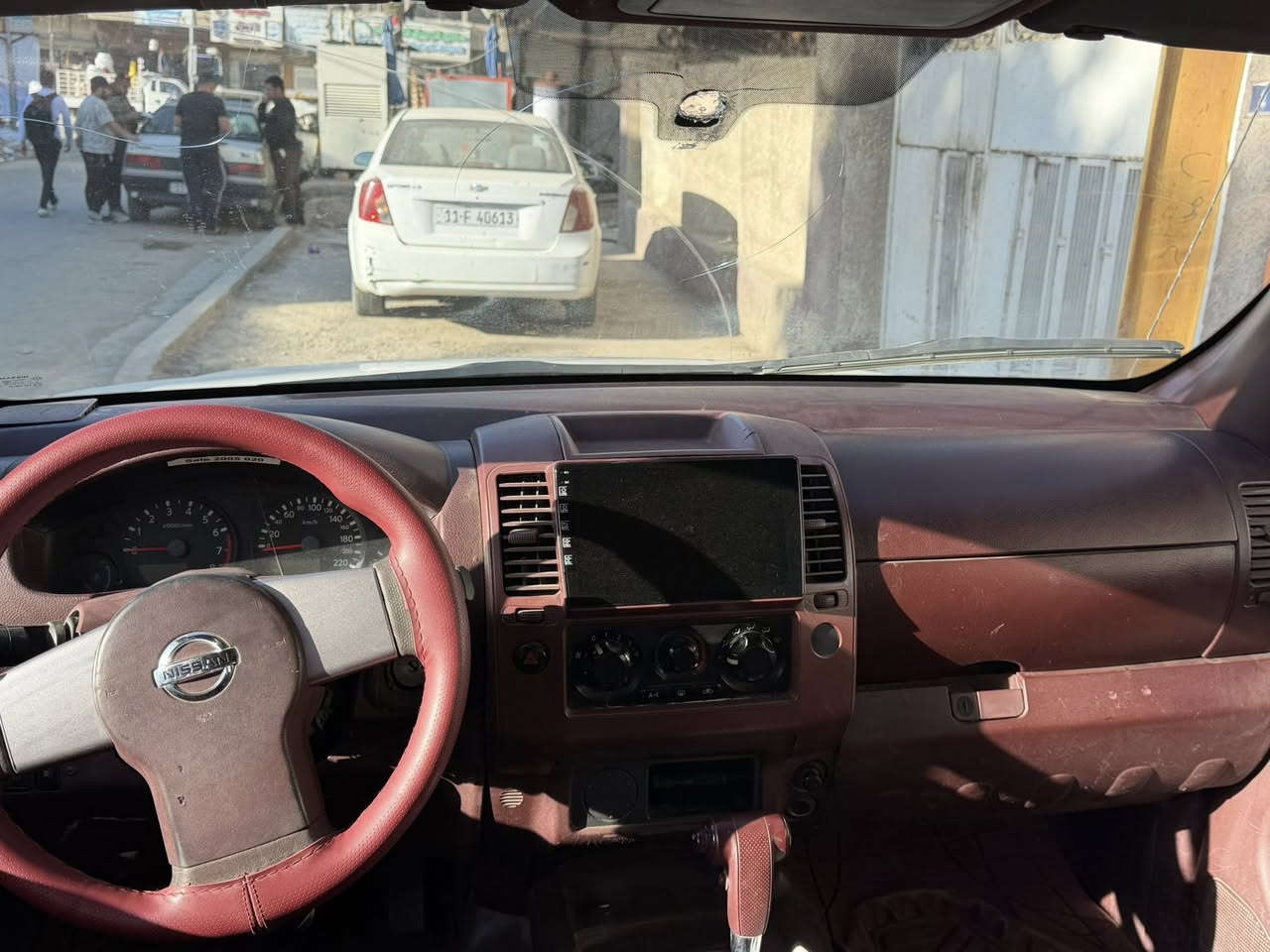 بيكم نيسان نيفارا موديل 2008 سياره مكينه وكير واكسل كله كامل  كير اوتماتيك صدر جديد سياره جاهزه مكفوله من اي حادث بس بيها مكانات صبغ قطع رقم انكليزي بسمي سياره سنويه مساقطه هزه جديده سياره نقصها بس تبريد الراديتر  مضروبه سعرها 83 وبيها مجال مكاني بغداد الامين 
***********
