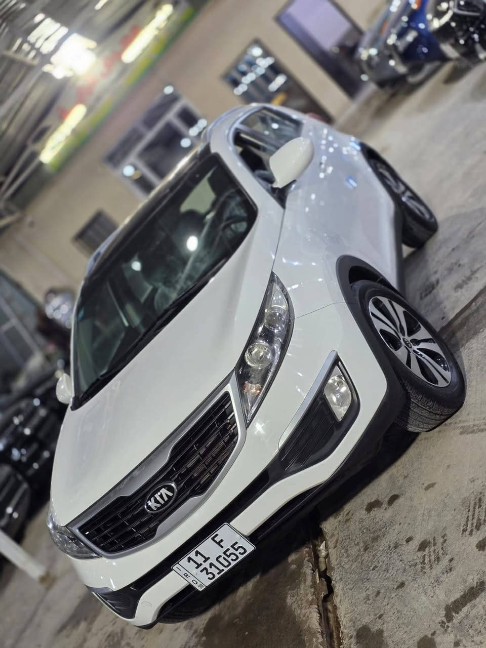 السلام عليكم بيع او مراوس حسب  القناعه
سبورتج 2014 خليجي بانوراما رقم بغداد باسمي مكفوله كفاله عامه محرك وكير بوضع الشركه السيارة جاهزة وجديده للاتصال *********** السعر 153 مكاني بغداد الوسفيه
