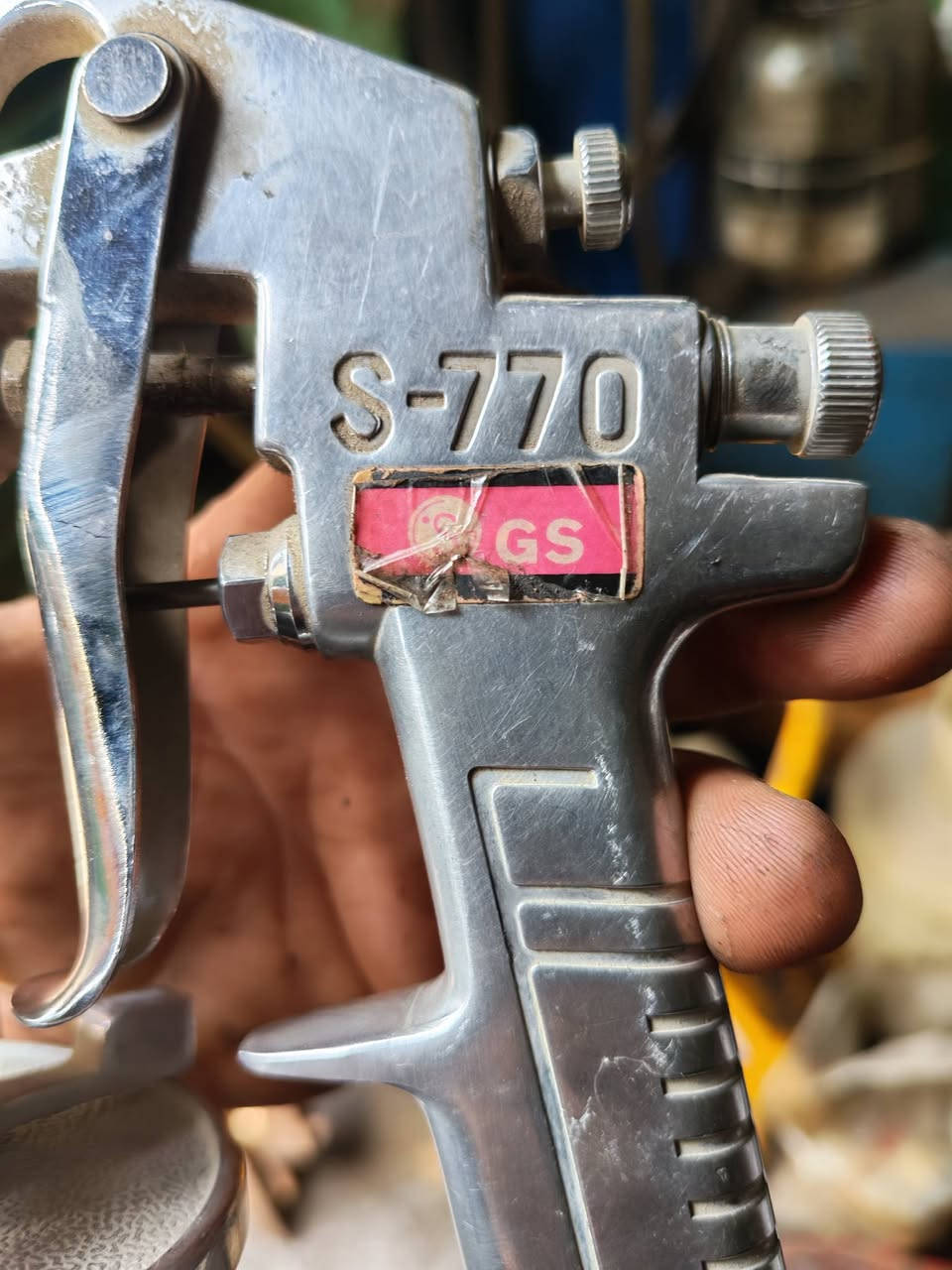 مسدس صبغ  770GS. السعر 50 الف. العنوان باب الشيخ خلف كراج النهضه ***********
