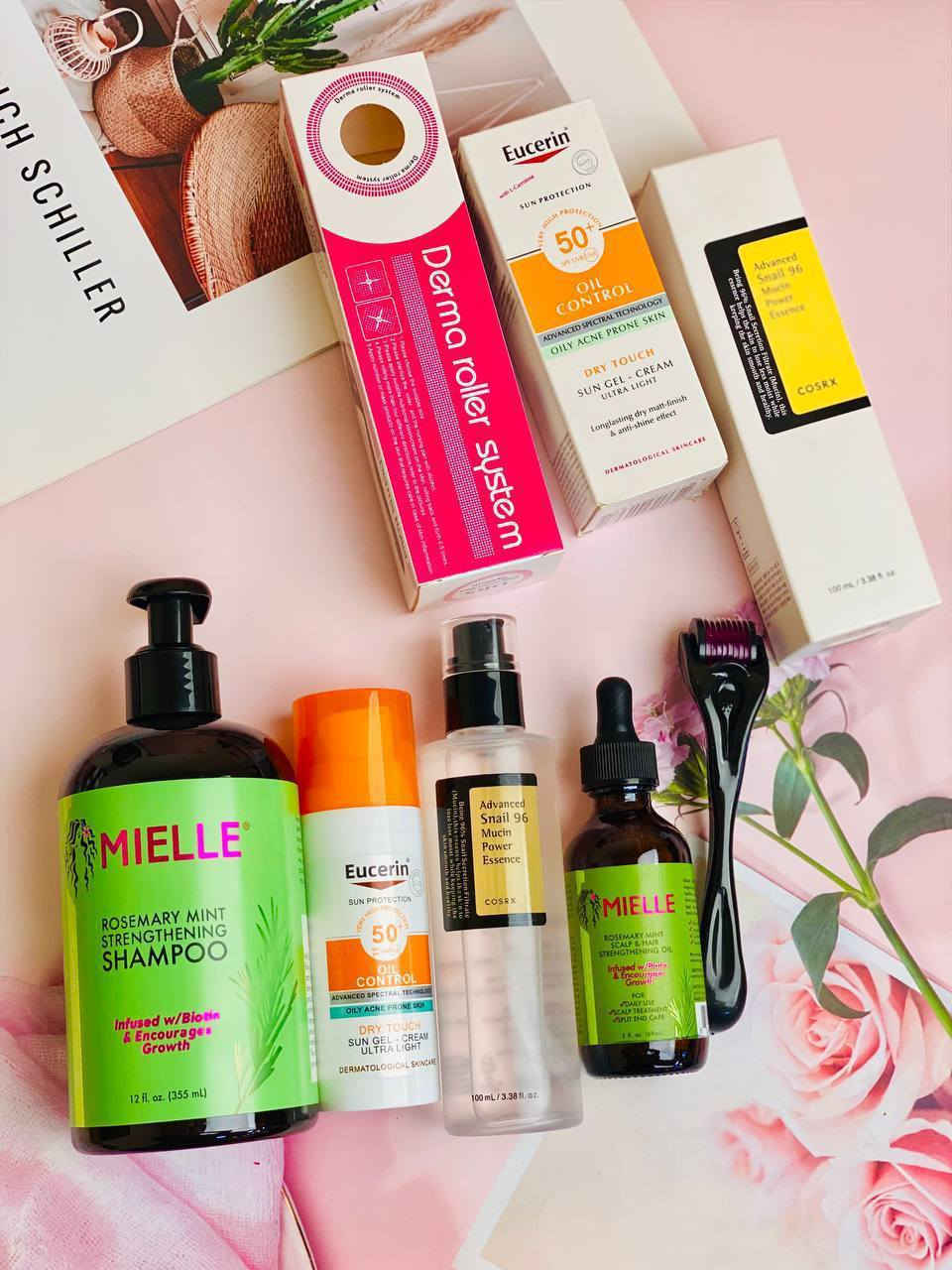 🌸✨ عرض العناية المتكامل للشعر والبشرة ✨🌸
شامبو وزيت Mielle لتقوية وتكثيف الشعر، وCOSRX سنايل لترطيب ولمعة البشرة، وواقي شمس Eucerin حماية بدون لمعان، ويّا ديرما رولر لتحفيز النمو💯

💚 يتكون من
🌿 شامبو Mielle Rosemary & Mint
شامبو غني بإكليل الجبل والنعناع، ينظف فروة الرأس بعمق ويساعد على تقوية الشعر وتقليل التساقط وتحفيز النمو بطريقة صحية.

💧 زيت Mielle لتكثيف الشعر
زيت معروف لتغذية الشعر من الجذور للأطراف، يعالج الفراغات ويزيد الكثافة ويمنح الشعر لمعان ونعومة رائعة.

🐌 COSRX Snail Essence
إيسنس الحلزون الكوري الشهير، يرطب البشرة ترطيب عميق، يساعد على تجديد الجلد وتقليل آثار الحبوب ويعطي البشرة لمعة صحية وبشرة زجاجية.

☀️ واقي شمس Eucerin Oil Control
أفضل خيار للبشرة الدهنية والمختلطة، حماية عالية من الشمس بدون ما يترك أثر دهني أو لمعان، ملمسه خفيف ومريح جداً للاستخدام اليومي.

🎀 Derma Roller
أداة فعالة لتحفيز نمو الشعر وتحسين مظهر البشرة، تساعد على امتصاص المنتجات بشكل أفضل وتعطي نتائج واضحة مع الاستمرار.


**إذا كنت صاحب هذا الإعلان وتريد حذفه لأي سبب، رجاءا أرسل رسالة إلى الدعم الفني**