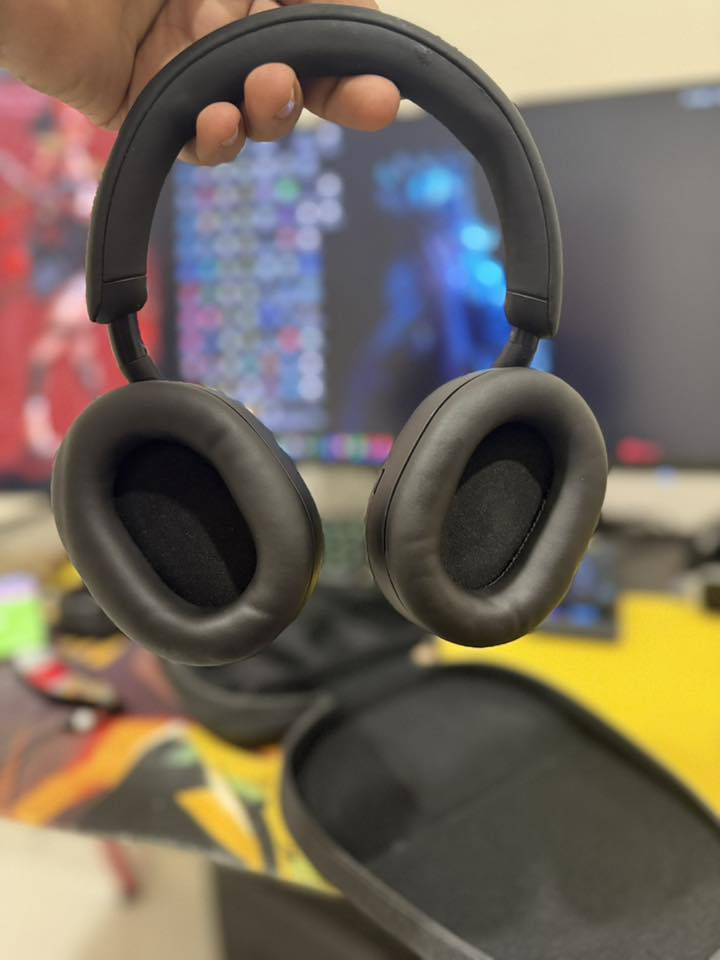 للبيع سماعات أصلية نظافة 95٪
🎧 Sony XM5 225 الف
🎧 Sennheiser Momentum 4 290 الف

استخدام خفيف، كلشي تمام.
. تواصل خاص 
***********
