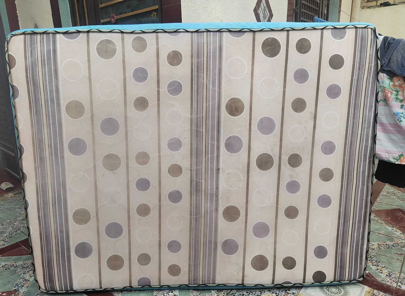 دوشك نفرين مستخدم نضيف
للبيع ***********
