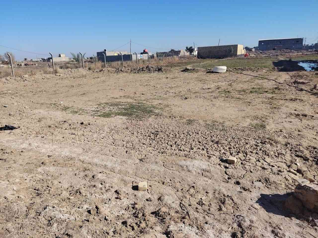 اسلام عليكم
قطعة أرض زراعي  للبيع
المساحة 340 متر طول 20 + عرض 17 
واصل يمها  كافة الخدمات   ماء وكهرباء 
مكان القطعه الغراف قرب البراز 
 سعرها  10   هاذه رقمي لتواصل ***********
