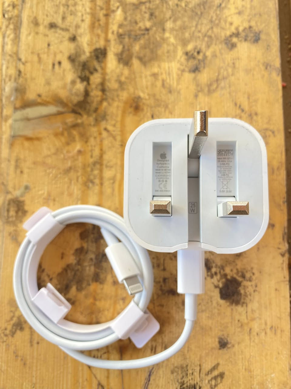 شاحنه آيفون شرط اصلي سعرها فقط ١٥ الف ويا التوصيل


**إذا كنت صاحب هذا الإعلان وتريد حذفه لأي سبب، رجاءا أرسل رسالة إلى الدعم الفني**