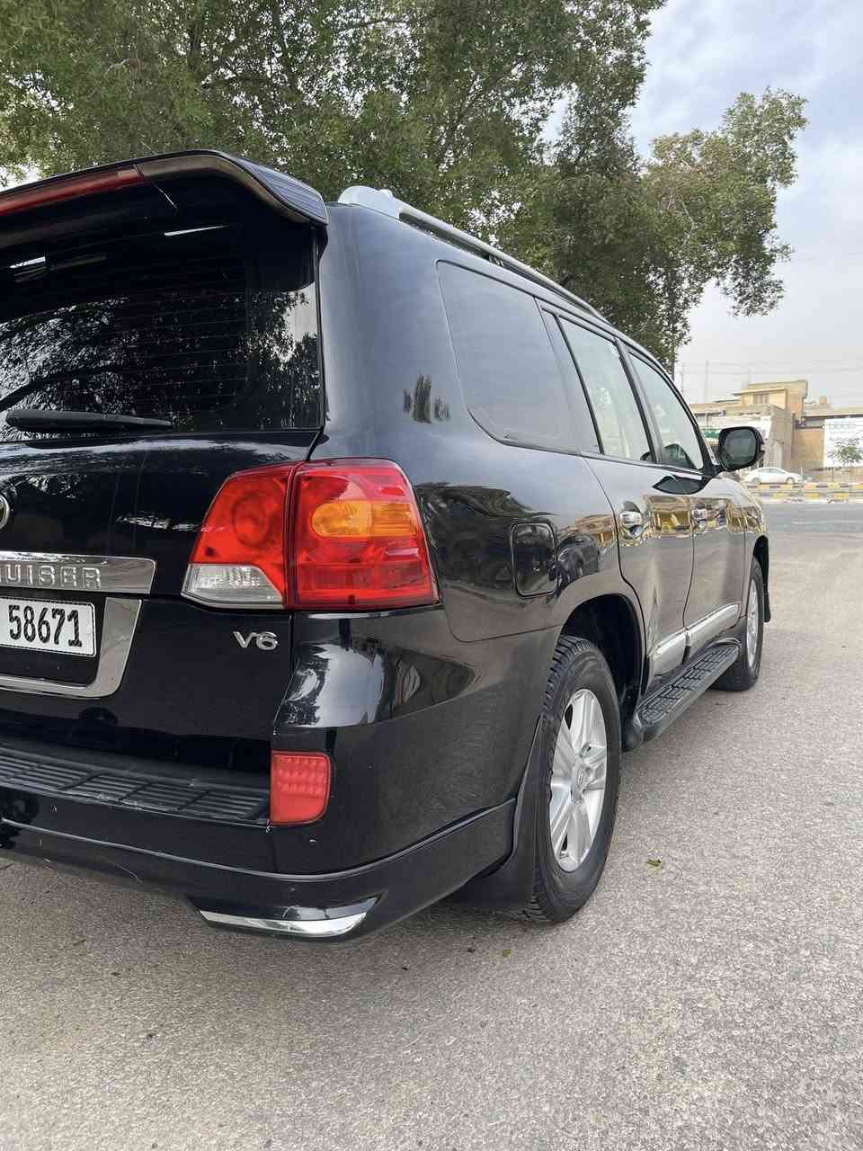 سلام عليكم بيع أو مراوس تويوتا لاندكروز موديل 2014رقم بغداد الجديد.   6سلندر فول مواصفات  بريم كير مكينه كفاله تراي زيرو رقم ***********مكاني نجف  السعر 305 وبيها مجال
