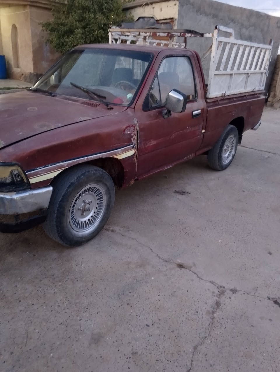 السلام عليكم بكم للبيع موديل 90محرك گير اكسن شرط السعر 16وبيها مجال الاستفسار على هاذة الرقم ***********
