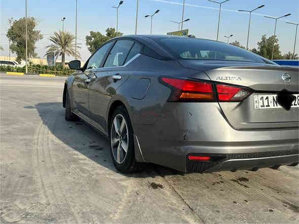 السلام عليكم (( للبيع فقط بدون مراوس ))  🔸
نيسان التيما 2019 وارد امريكي حادث بسيط🔸
الرقم الأنكليزي سنوية وفحص وهزة جديدة  🔸
السيارة بأسمي + تحويل نفس اليوم 🔸
حادث السيارة جاملغ جهة السايق تبديل + جاملغ عكس السايق مصبوغ + بنيد معدل ومصبوغ بس بيها رصعات بالبنيد ورصعتين صغار فوك الجامة بسبب البنيد ما مسدود زين ورجع عالجامه اثناء القيادة 🔸
جميع الايرباكات سليمة 🔸
المواصفات 🔸
رادار امامي 🔸
شاشة اعطال + كاميرا خلفية 🔸
تحكم ستيرن جميع الجهات 🔸
انظمة قيادة سبورت + نورمال🔸
مقعد السائق كهرباء 🔸
محرك 4 سلندر 2.5L بنظام الحقن المباشر يولد 188 حصان🔸 
ناقل حركة CVT🔸
فرامل ABS + توزيع قوة الفرملة الالكتروني EBD🔸
عدة منافذ USB🔸
تنبيه التصادم الأمامي + بريك طارئ تلقائي 🔸
تشغيل عن بعد 🔸
كروس سرعة 🔸

((السعر 130 ورقه وبيها مجال)) 🔸  

‎ الاستفسار اتصل على الرقم📞
‎متوفر واتساب ☎️
📲***********
‎العنوان بغداد _الكرخ
