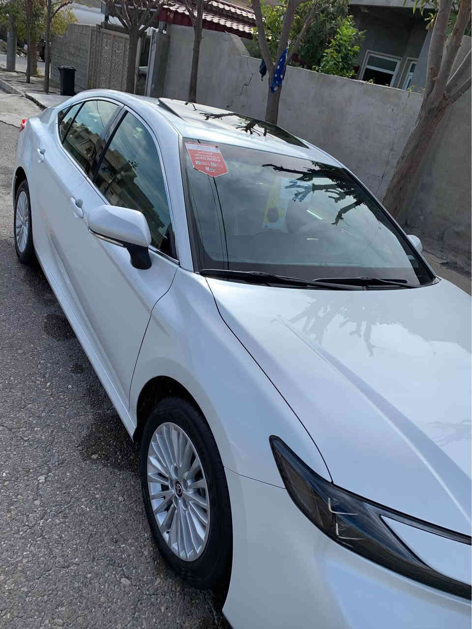 TOYOTA. Camry. 2025
تيوتا كامري موديل 2025 سفرى 
شه ريكه ى (ساس) زه مان
سه ياره كه خوم به سفرى رامكيشاوه
سه ياره كه (2000km) رويشتوه 
نوكه ده رزى پيوه نيه هه مووگياى 
به شه رت سه ياره كه ماوه ى ره فم
(مانگيكو پازده روژ ماوه)
سه ياره كه بى مه سره فه 
:گاعى بيلادى بوى كراوه.
:سه ره كوشنى بيلادى بوى كراوه.
:به رگه سوكانى بوى به ستراوه.
-سه ياره كه هه موو ئه شياى بيلادى
له ناوه.
—بوو په يوه ندى كردن(***********)
سعر280 وه ره قه
ناونيشان اربيل أربيل, العراق
