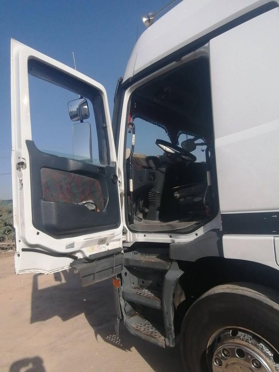 سلام عليكم للبيع اكتروز ٢٠٠٣ فول مواصفات رتايدر ٥ طكات كاسحه وزعانف تبريد وي سويج.تغم تاير سياره بدون بدي تنبع رقم *********** مكاني ديوانيه
