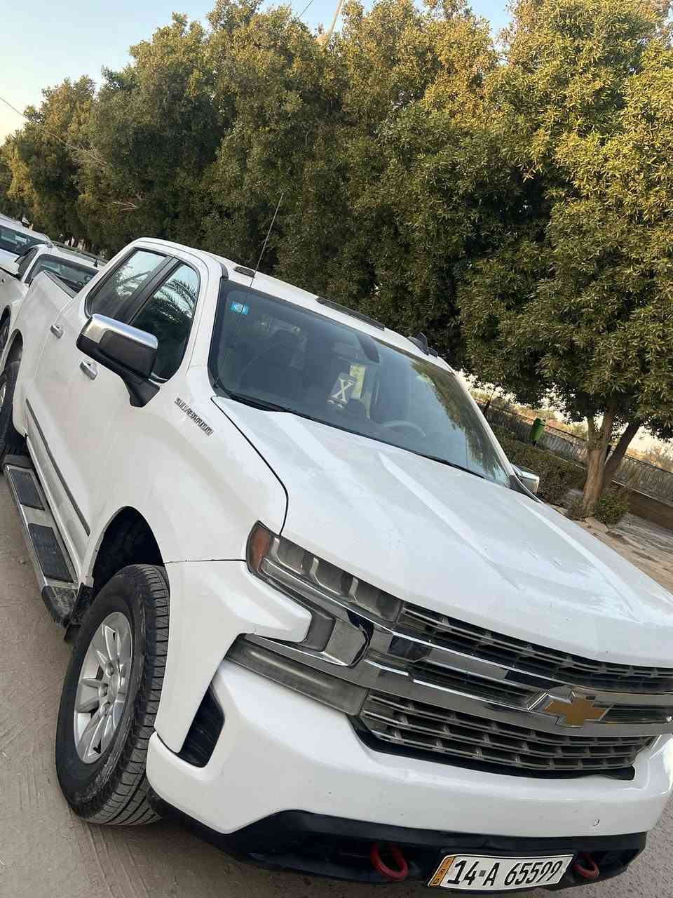 سلفرادو 20 للبيع نضيفه  مكينه 8 سلندر حادثها بنيد عنوان السيارا بصره رقم بصره السعر 225 
***********
