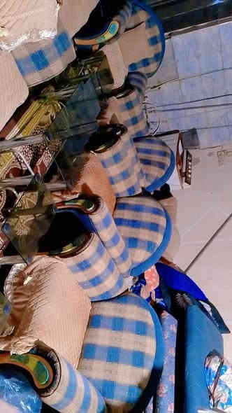 السلام عليكم تخوم تفصال للبيع زائد خمس طبلات نظيف كلش ولا شخص بيه التصوير ظالمه هواي السعر 450 وبمجال الرقم ***********
