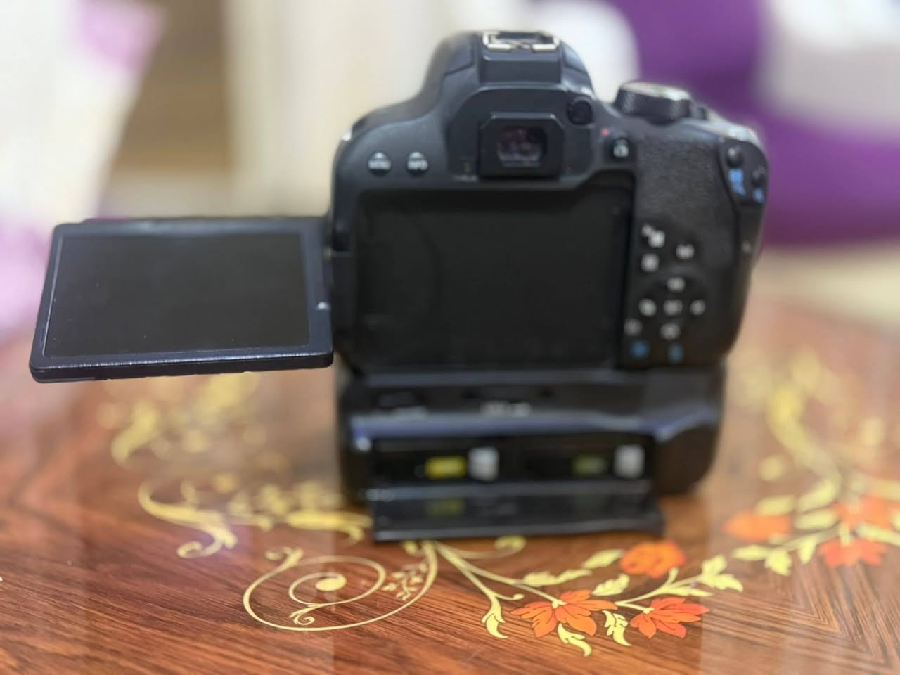 غراض تصوير للبيع
كامره كانون معروفه D800 شاشة لمس قلاب مع كرب وبطاريات 2 وشاحنه 2 عدسة الاصلية مالتها مع 50 ملم شتر ميطلع بس صارلها سنين يمي وجيل محافظ بيها

اضائه مستعمره عدد 2 استعمال مره وحده 
بيبي لايت مع بطاريات
ستاند عدد 3 واحد فقط ملحوم وشغال الباقي جدد
قاعدة ريلز 
قبضة ستاند 
شاحنات سوني مارك 4
مكاني بغداد حي الجهاد 
***********
