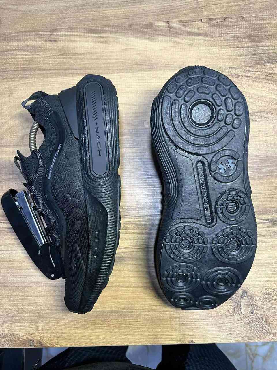 Hovr under armour
قطعة وحدة فقط قياس 45 طول القدم 29 سم 
للاستفسار على الخاص


**إذا كنت صاحب هذا الإعلان وتريد حذفه لأي سبب، رجاءا أرسل رسالة إلى الدعم الفني**