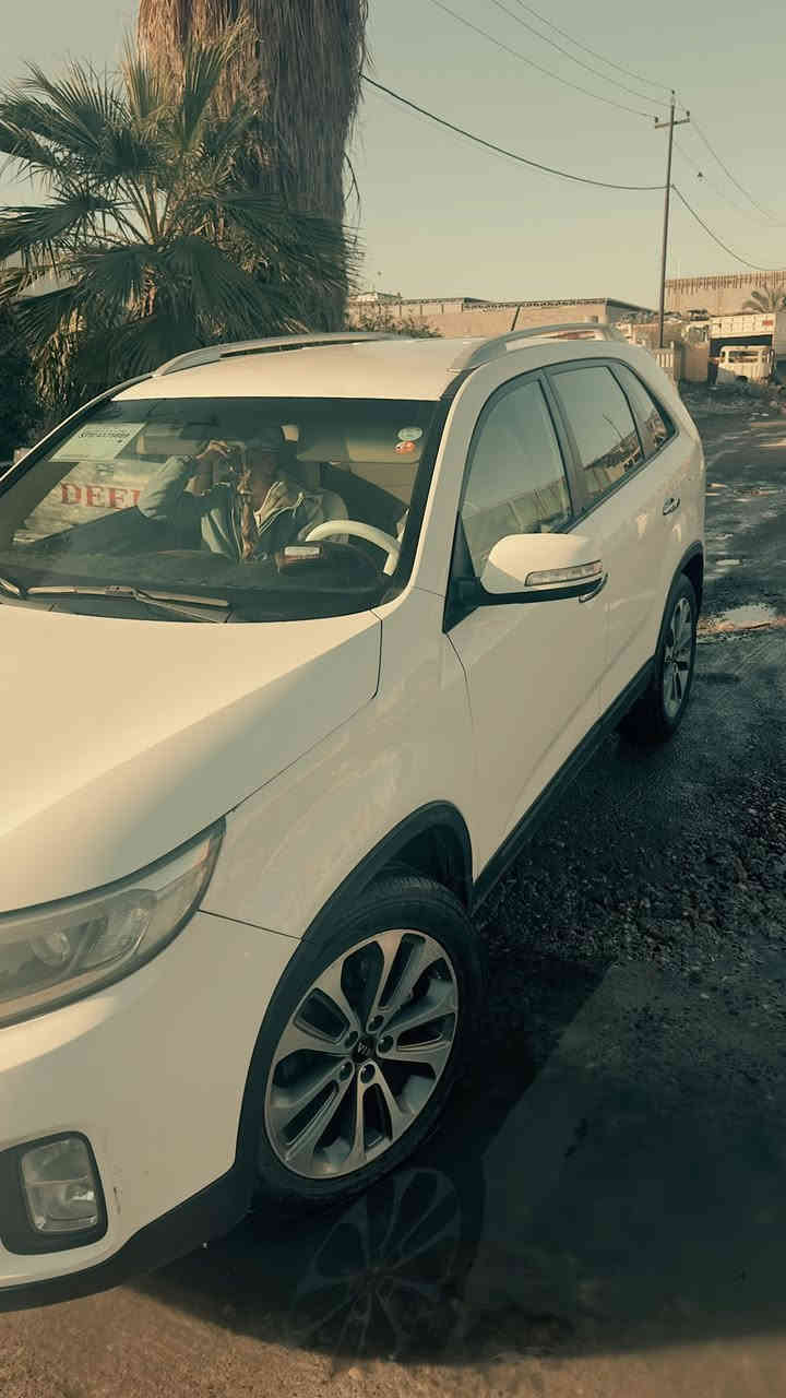 السلام عليكم اخوان كيه سورنتو 2014 خليجي رقم أدهوك مصطره بسمي كابون فول من عده البنورامه خمسه تواير جدد مكينه عمرته جديد كلفتني واحد وربع ميه طخم صدر كلو جديد 
مكينه ٤ المرقوب  السيره بدون صبق سونار موجود 
***********
وتس اب ***********            السعر.  180 بيه مجال قليل
