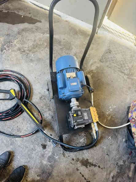 ماطور سنكل 5.5 حصان
مستعمل نظيف  جدا  
صوندة مسلح 15 متر + مسدس 
ضغط عالي كفالة عامة من كلشي 
السعر 625 الف 
مكاني بغداد 
***********
