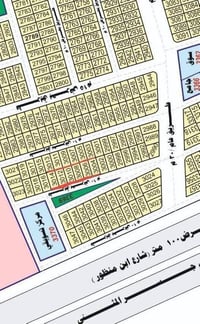 قطعة أرض 100 متر موقع ممتاز بوسط البناء بفرع ماركت العز قريبة على مرور...