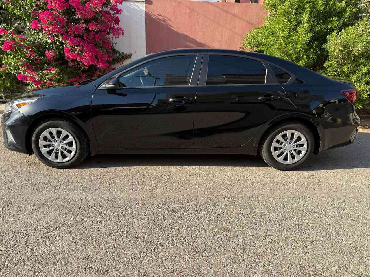 Kia Forte 2023 LX
حجم المحرك ٤ سلندر ٢ لتر
مسافة ٥٠ الف كيلو

مقاعد تدفئة
مانع التزحلق+ABS
شاشة كبيرة لمس
رادار+كاميرا
تحكم الستيرن
بقية المواصفات المعروفة
الحادث فقط الصندوق الخلفي

العنوان: اربيل
للاتصال (واتس اب و فايبر متوفر)
***********

قەبارەی بزوێنەر 4 پستن 2.0 لتر
مەودای ڕۆیشتن ٥٠ هەزار کیلۆمەتر

کوشن گەرمی
دژە خلیسکان+ABS
شاشەی گەورە لەمس
رادار + كاميرا 
کۆنتڕۆڵی سوکان
هەموو تایبەتماندییە ناسراوەکانی تر
تەنها سندوقی لێدراوە
(ناونیشان: هەولێر)

ژمارەی شاسی (VIN):  3KPF24AD5PE613276

بۆ پەیوەندی کردن (وەتس ئەپ و ڤایبەر بەردەستە)

*********** أربيل, العراق
