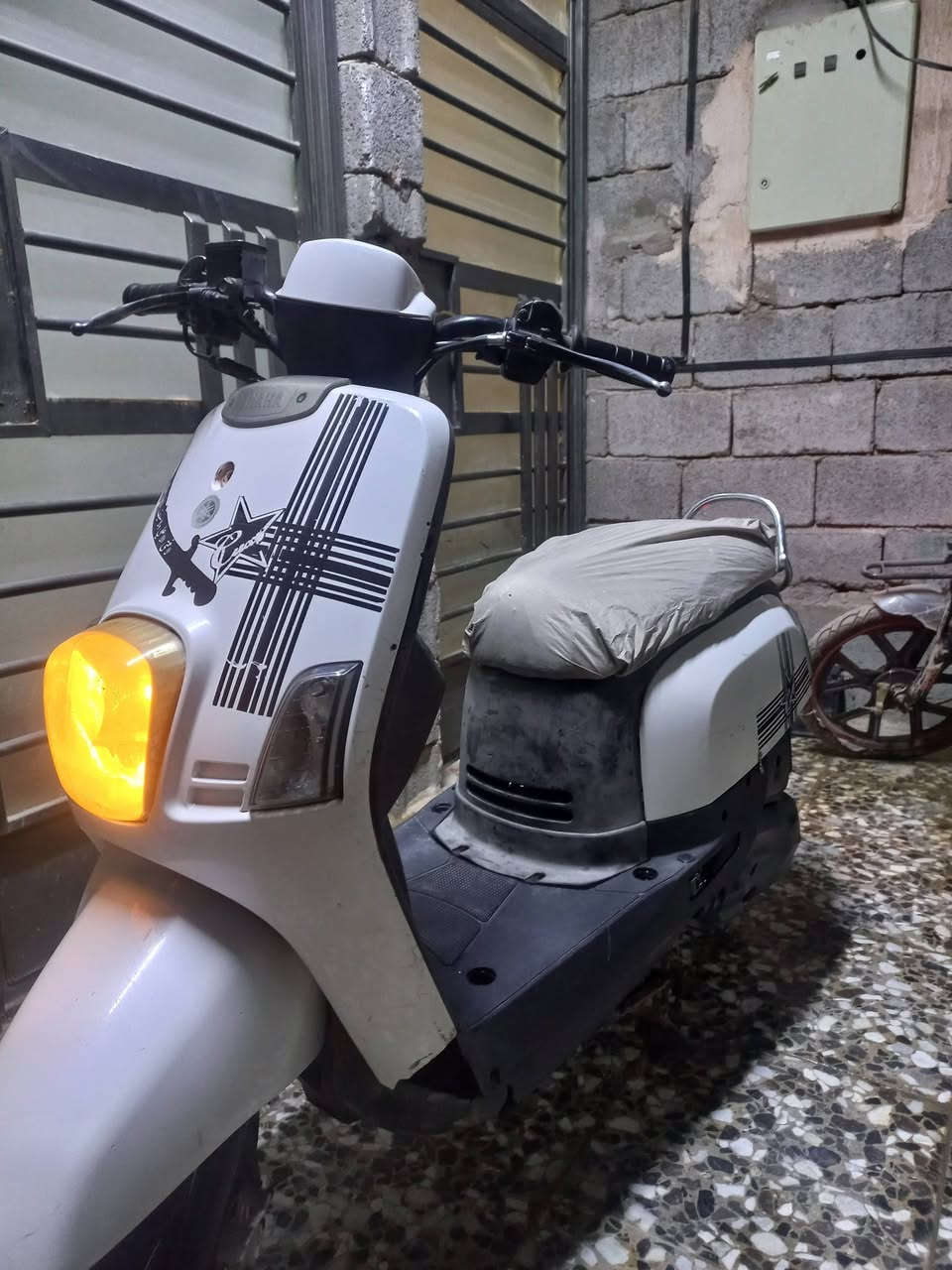 للبيع بوليس حالة نظيفة كهربائيات شغالة كاملة 
ب400 
الأمين الثانية قرب المجلس البلدي📍


**إذا كنت صاحب هذا الإعلان وتريد حذفه لأي سبب، رجاءا أرسل رسالة إلى الدعم الفني**