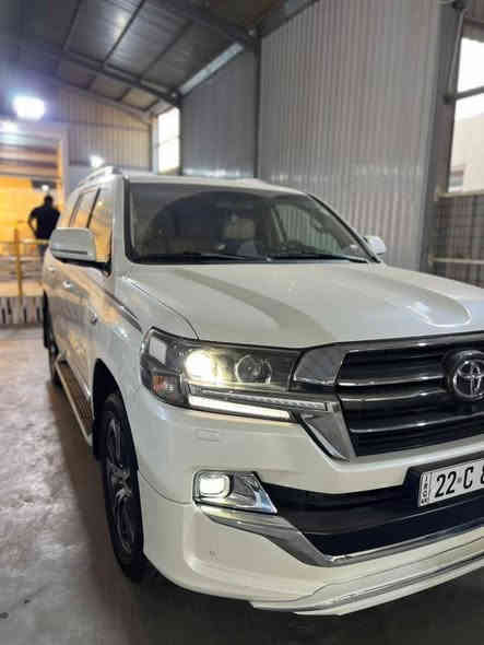 السلام عليكم
لاندكروز 2020 شركة ساز كراند تورنك ماشيه 63
رقم اربيل بأسمي تحويل مباشر
الساز معروف غني عن التعريف 6 سلندر 
سياره جديده بمعنى الكلمه
فقط بارد بالجاملغ جدا بسيط
والباقي كفاله عامه
السعر 565 وبيها مجال 
*********** واتساب
