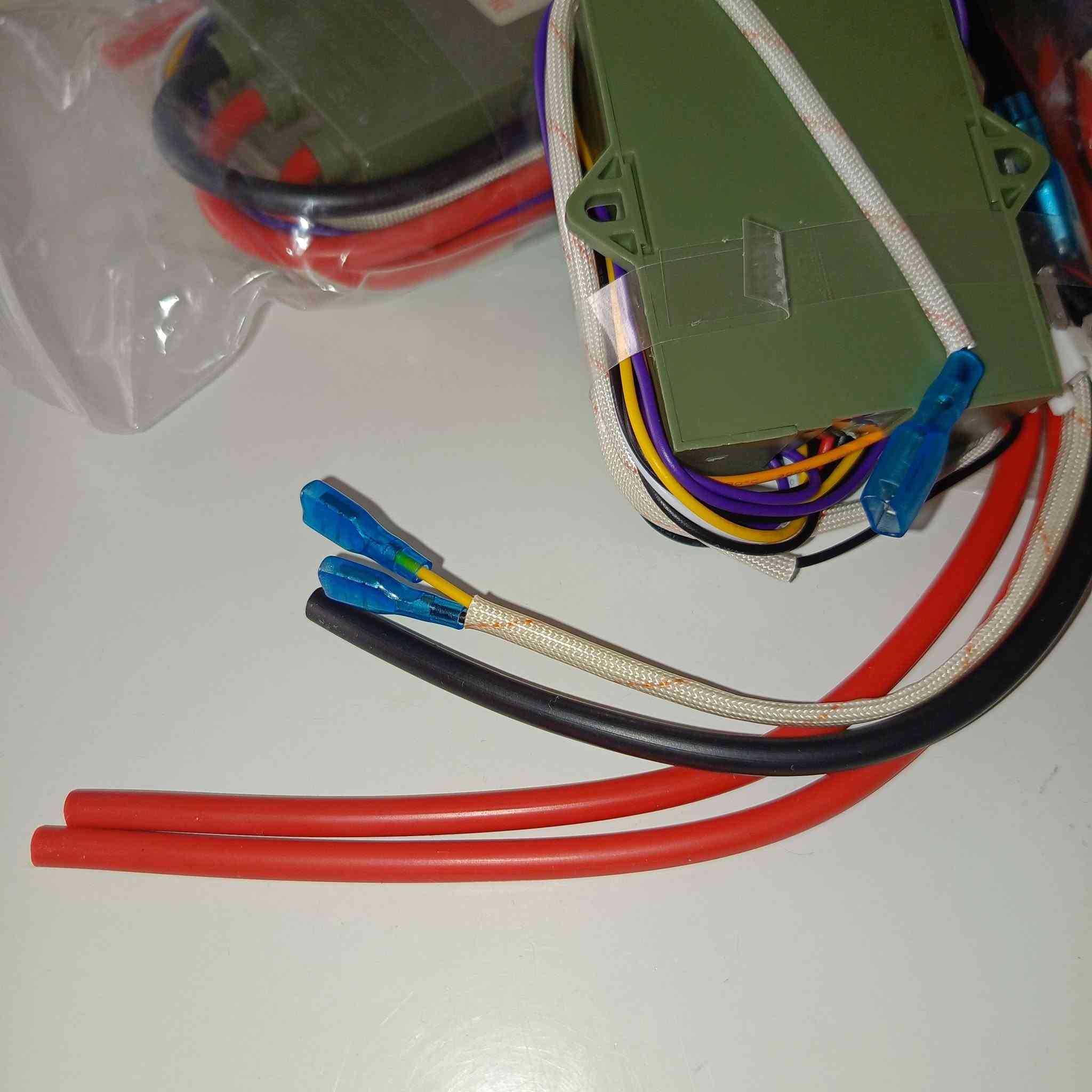 متوفر مشعل نبضي (Pulse Igniter) يعمل بجهد 3 فولت تيار مستمر (DC 3V) لغز الغاز المسال (L.P.G).يحمل الطراز FHS-L1 ومصنوع في الصين.يستخدم كوحدة تحكم في إشعال سخانات المياه التي تعمل بالغاز.متوافق مع بعض طرازات سخانات Junkers و Neckar و Rinnai.
سعر المفرد 6
سعر الجملة 5
يوجد توصيل الى جميع محافظات العراق
@أبرز المعجبين


**إذا كنت صاحب هذا الإعلان وتريد حذفه لأي سبب، رجاءا أرسل رسالة إلى الدعم الفني**