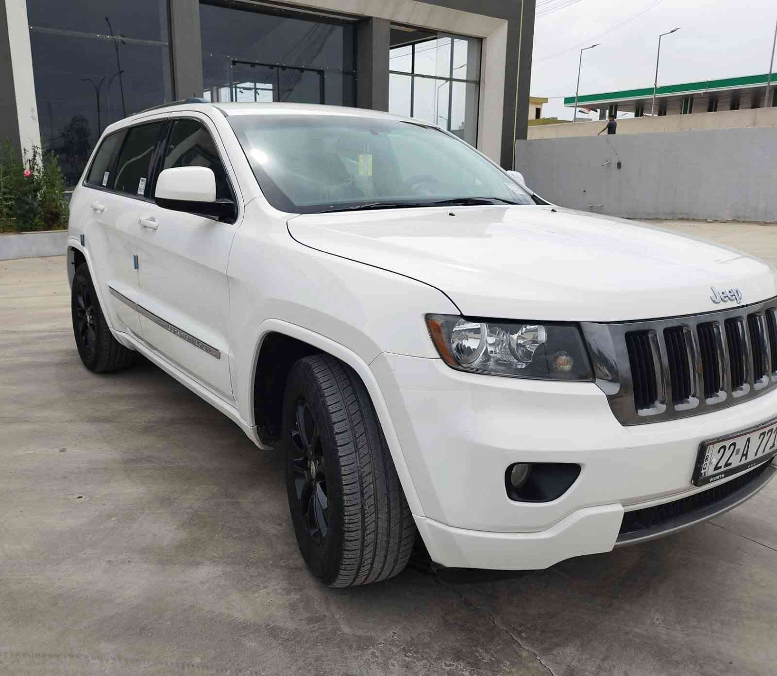 Jeepشيروكي 2011
قطعة صبغ باب سايق بدون دواخل سيارة. ماشية 130
كير مكينا شرط 
السعر 170بيها مجال شي بسيط للشراي 
العنوان موصل
للتواصل على الارقام 
***********
***********
