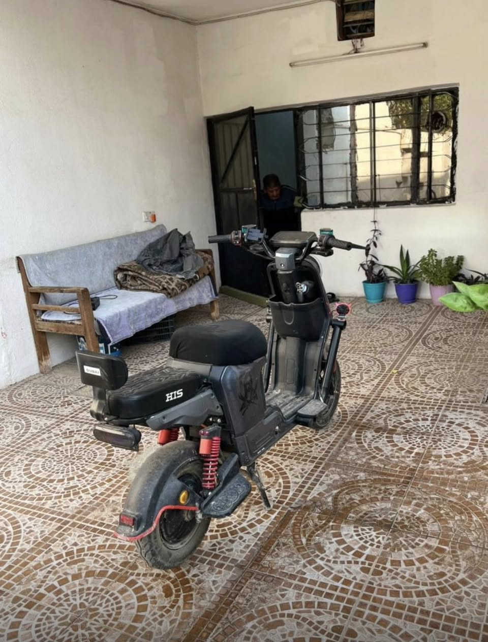 سلام عليكم دراجه شحن H900 بطاريه 5 موديل 2025 فول مواصفات صارلي شهر ماخذه صفر اي عيب مابي سعر 375 و بي مجال مكانيي كركوك حي العسكري رقم تلفون ***********
