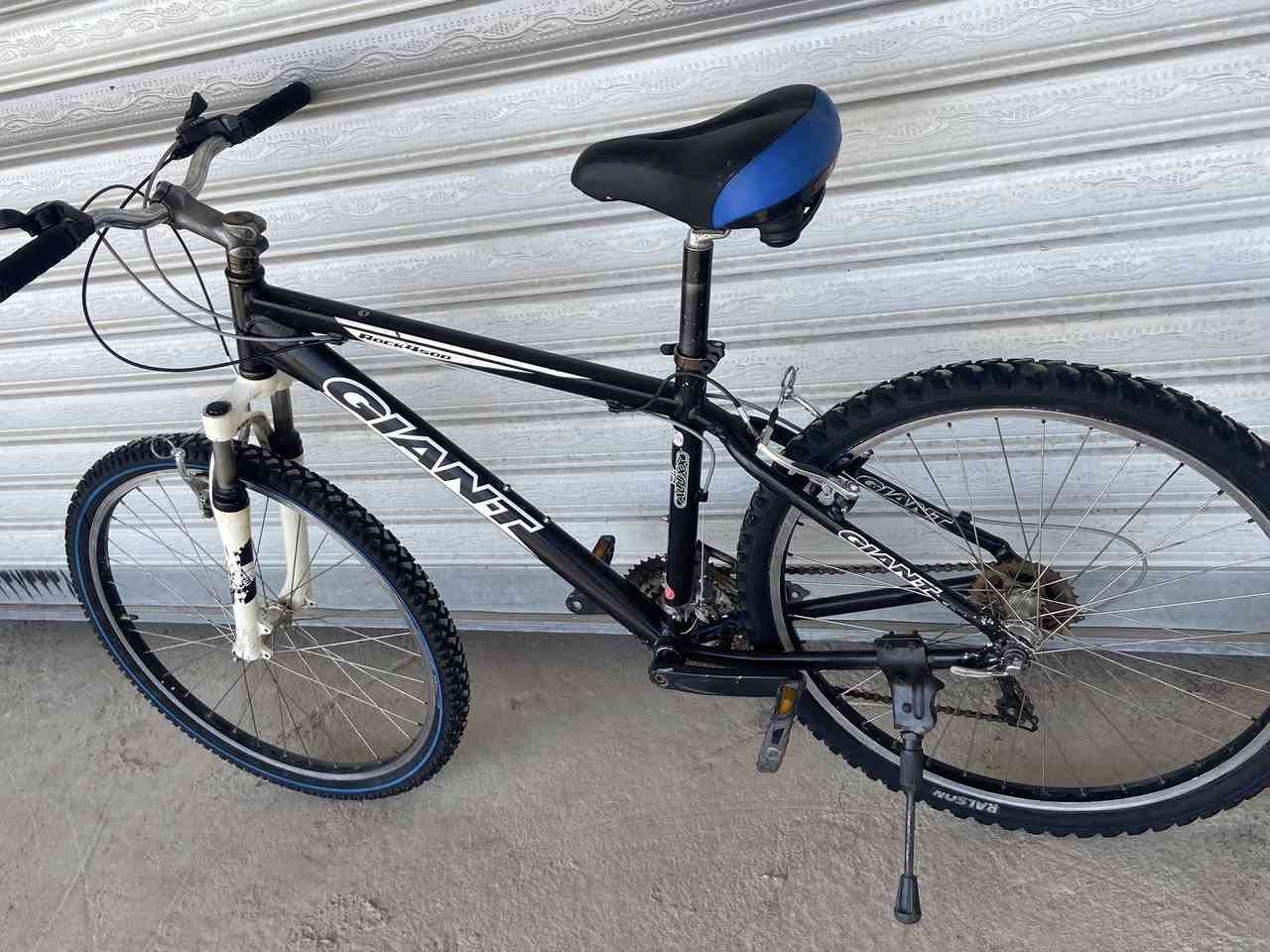 باسكل معروفه ماركه GIANTحجم 26  كلشي شغل نطي سعر باسكل بس لا تكسر بي   دبل شغل
كشن طبي ابو لايت بريكات خلفي امامي كير هم خلفي امامي  كله تايرات جديده نضيف شغل مكان بغداد حي جهاد او رضوانيه


**إذا كنت صاحب هذا الإعلان وتريد حذفه لأي سبب، رجاءا أرسل رسالة إلى الدعم الفني**