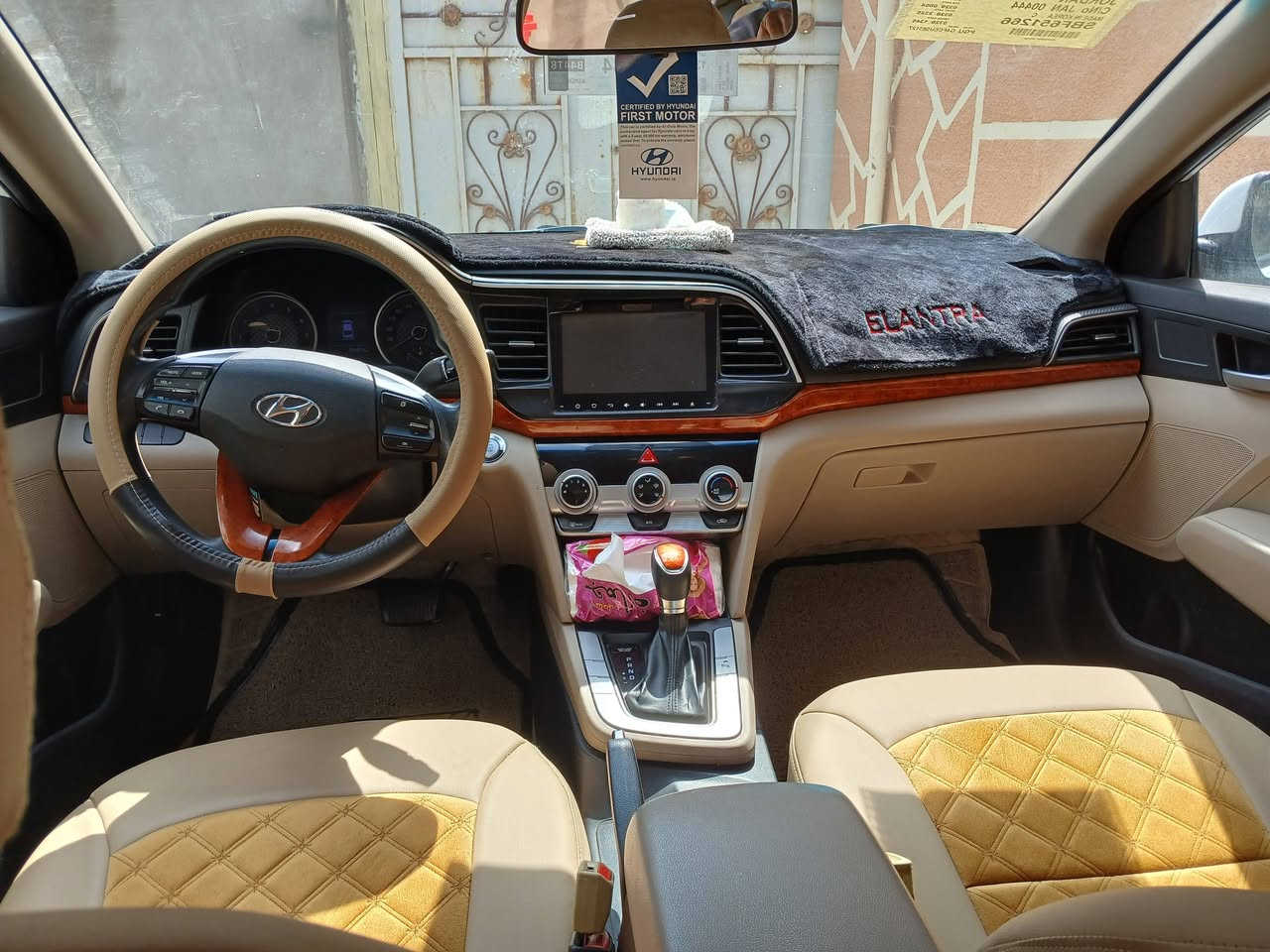 النترا ابيض خليجي موديل ٢٠١٩ رقم بغداد فول مواصفات ماشيه ١٢٠ الف كم المكان ديالى السعر١٥٥$ 
للتواصل ***********
