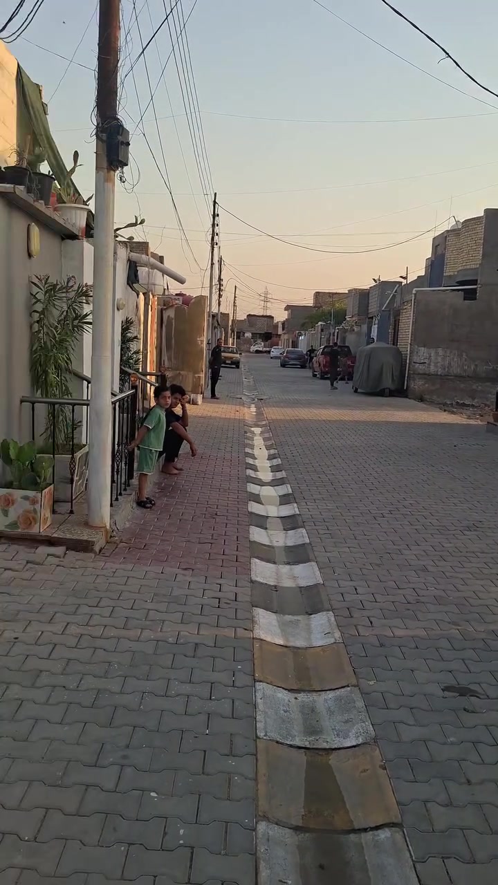 سلام عليكم 200متر بشارع كريش مشتريه من 2008  خابرني وتدلل ***********
