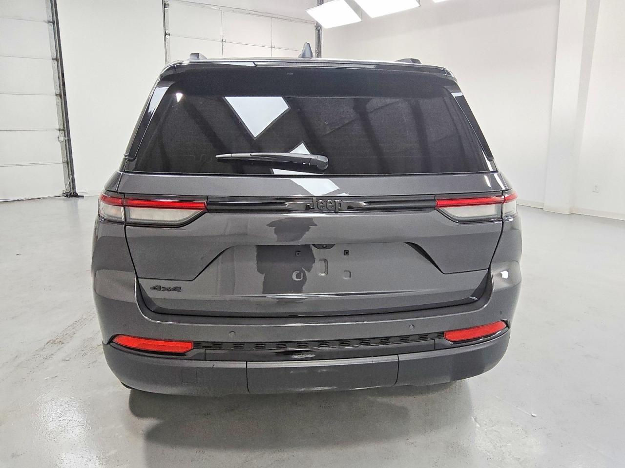 🚨 تنويه مهم
هذه السيارة معروضة في المزاد الأمريكي 🇺🇸
والمزايدة والشراء تتم عن طريق مكتب الباخرة للمزادات 🇮🇶
🔥 تدخل بكتاب الشهداء
───────────────
🚗 نوع السيارة:2025 JEEP GRAND CHEROKEE LAREDO
📅 تاريخ المزاد:الثلاثاء 03-03-2026
💰 السعر: يتحدد داخل المزاد
📊 الممشى:5215 ميل فعلي
🛠️المحرك: 6 سلندر / 3.6 لتر
───────────────

🔥 مجاناً مجاناً مجاناً
📄 تقرير كارفاكس مجاني بدون أي مقابل
───────────────

🚗 سحب السيارة خلال 24 ساعة من وقت التسديد
💸 حسابات مخفّضة وعمولات أقل من السوق
───────────────

🚢 الشحن متوفر من:
🇺🇸 🇨🇦 جميع الولايات الأمريكية والكندية
➡️ شحن مباشر إلى العراق
➡️ العقبة – جبل علي – ميرسين
───────────────

🛃 تخليص كمركي كامل من ميناء أم قصر
🏔️ تخليص كمركي إلى إقليم كردستان
🇯🇴 شحن مباشر إلى عمّان (العقبة)
🇹🇷 شحن إلى ميناء ميرسين – تركيا
───────────────

🏢 فروع الشركة:
📍 الفرع الأول: بغداد – السيدية – الإعلام
📍 الفرع الثاني: الإمارات العربية المتحدة – الشارقة – الصناعية 4
───────────────

👥 مجموعة البيع والشراء:
https://www.facebook.com/share/g/17pXXBgeeU/?mibextid=wwXIfr

───────────────

🎵 TikTok:
https://www.tiktok.com/@al_bakhera?t=8qGOLioZlVE&_r=1

───────────────

📞 للاستفسار والتواصل:
+9647739115599


**إذا كنت صاحب هذا الإعلان وتريد حذفه لأي سبب، رجاءا أرسل رسالة إلى الدعم الفني**