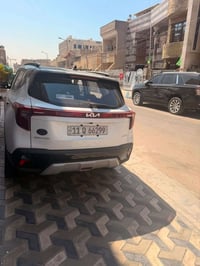 كيا سيليتوس موديل 25 ماشيه 4000ونص سياره واحد على واحد فول عنوان الغدي...