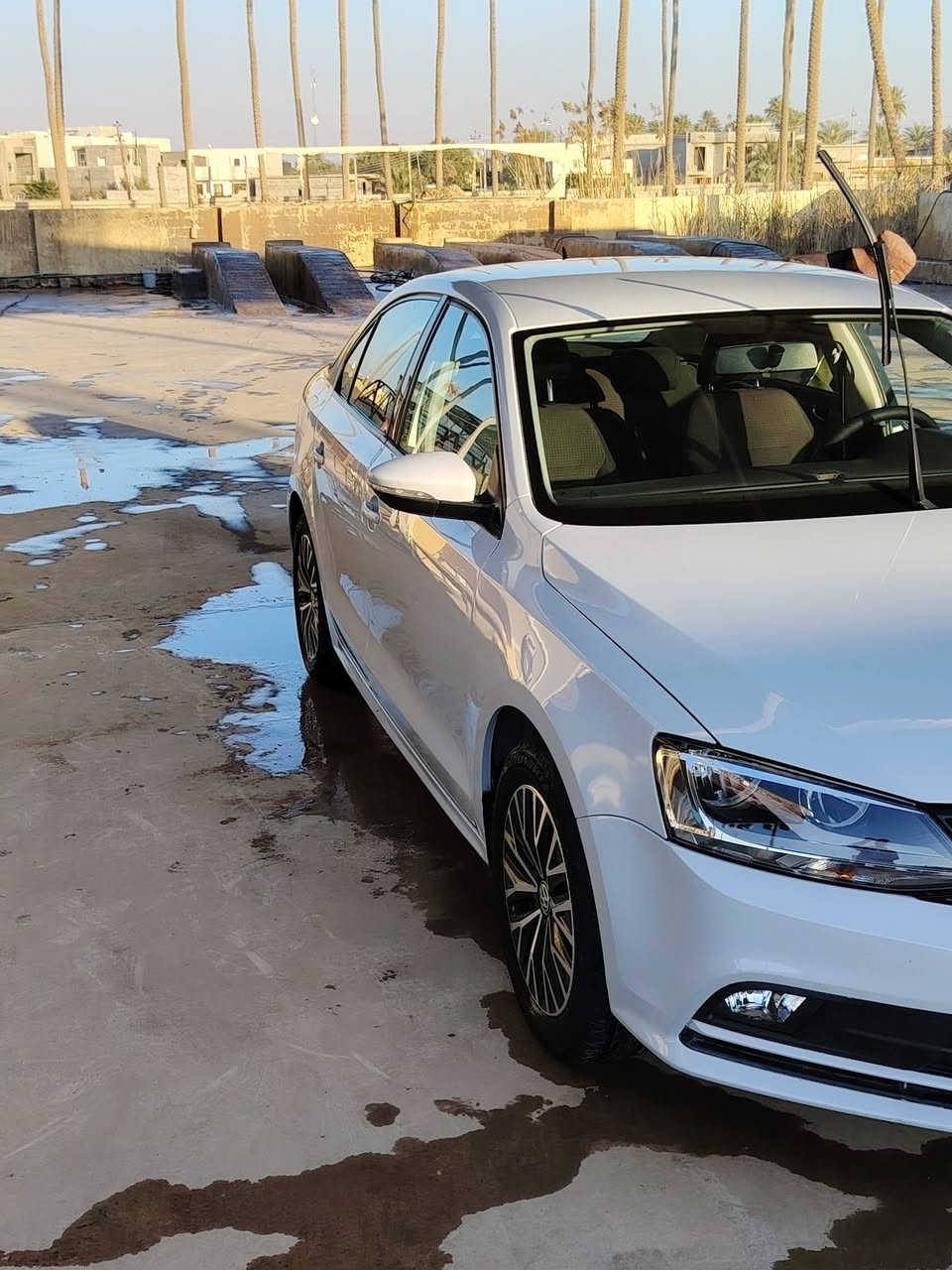 سلام عليكم جيتا موديل 2018 خليجي محرك 2000 تنفس طبيعي المرغوب تكسي مطار قطر  صبغ عام  رقم سليمانيه جديد دولي سنويه جديد لحد 2031 هزه جديده بسمي السياره صدر اماي خلفي جديد تدفئه تبريد كله شغال ..  السعر  110$ وبيهه مجال    مكان السياره ديالى دلي عباس قضاء المنصوريه الاتصال ع رقم ***********
