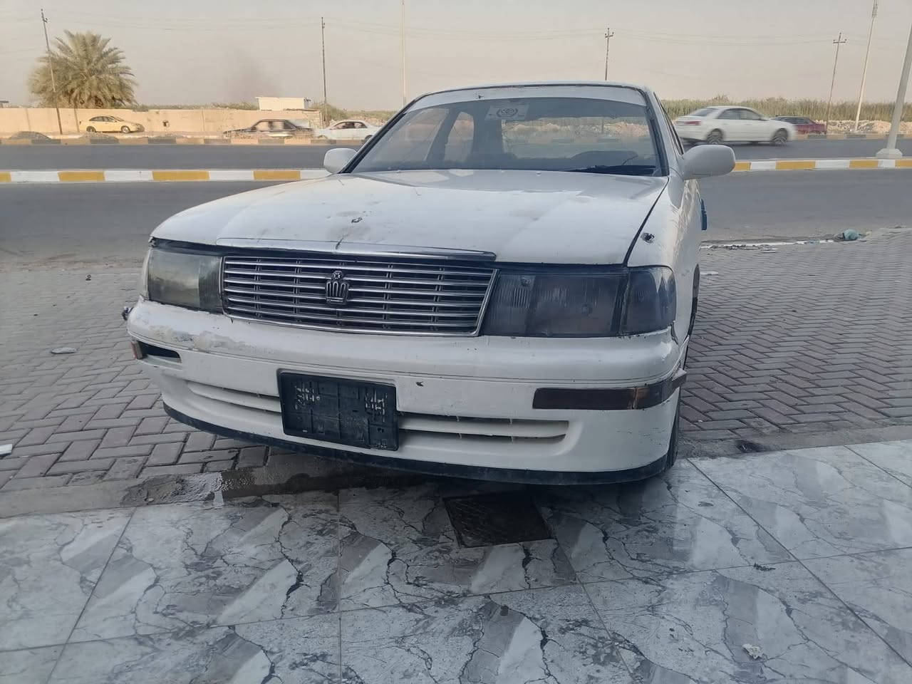 السلام عليكم بطه  للبيع تكم كامله كير ومحرك شرط نشاط ومعدل فوول تسحك ع تبليط نضافه فووول اربعه  سماعات مسجل شغال جوم اربعه تنزل وتصعد صدر جديد كهربايات شغاله السعر 13 وبيها مجالل اتصل ودلل 
***********
