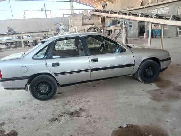 سلام عليكم وبل فكتره موديل ٨٩ رقم جديد محرك 2000 كير عادي تخم تاير سنويه 2030تحويل ثاني يوم مكان ديالى كنعان السعر ٣٢ وبيهه مجال ***********
