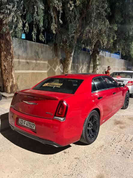 السلام عليكم اخوان للبيع
كرايسلر اوباما S امريكي ماشيه ٧٤ميل
الموديل 2017 اصل
فول الفول 
  حادث جانبي  بيبان اثنين وجاملغ جهه السائق داخل دوسه شويه 🔺

اللون .احمر طماطه 🔺
حجم المحرك 3600       
         
* مصابيح امامية زنون مع LED . 
* ويل قياس 20 أنج . 
* شاشه كبيرة مع نظام ملاحة نفكيشن GPS .
* سستم صوت بيتس مع دمام خلفي 
* مقصورة الركاب من الجلد الفاخر .  
* مقاعد أمامية كهربائية عدد 2 . 
* مقاعد خلفية تدفئة . 
* تشغيل عن بعد . 
. * تدفئة ستيرن . 
* محدد سرعة . 
* تلفون بلوتوث . 
* كاميرا خلفية .
* دخول ذكي (بصمة) .
ارقام اربيل  بأسمي
مكان السيارة بغداد حي الجهاد
السعر 235 وبيه مجال بسيط للاستفسار 
الاتصال ***********
