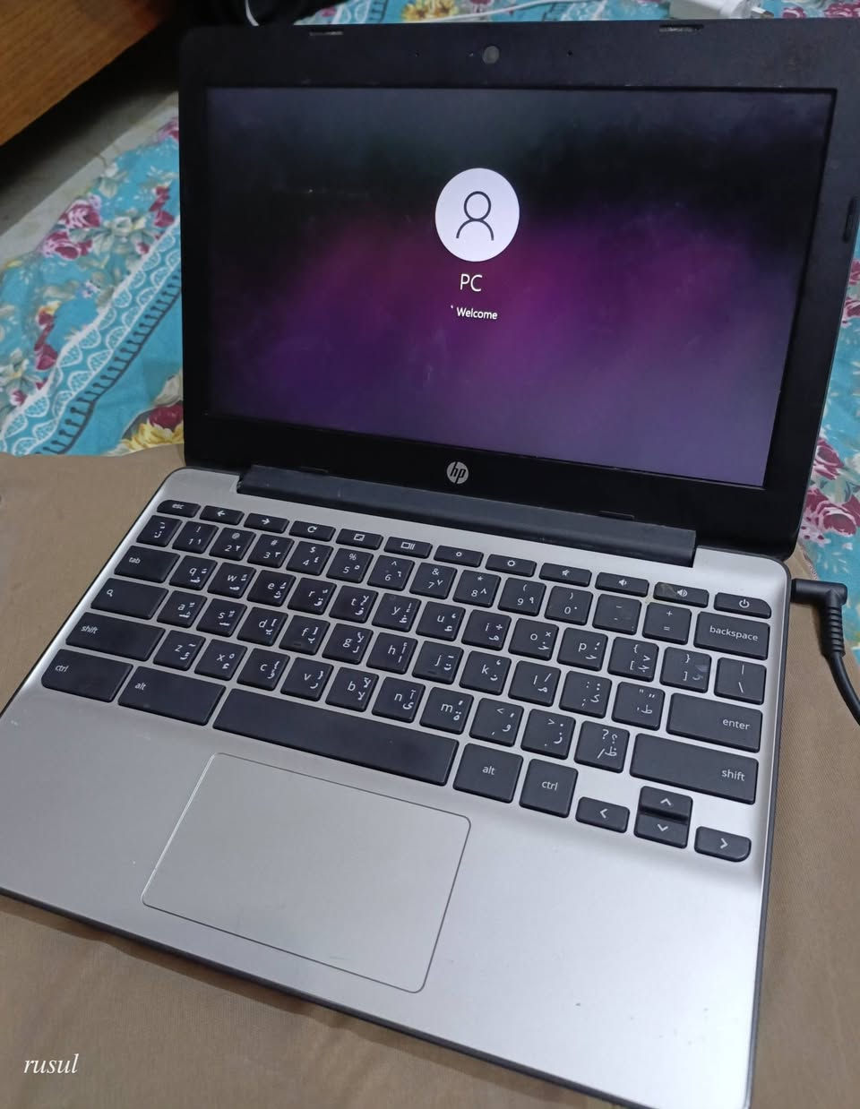 لابتوب عملي واقتصادي من شركة HP العريقة للبيع ✨
إذا تدوّر لابتوب رخيص، سريع، وبطاريتة تطول للدراسة أو الشغل الخفيف، هذا الخيار الأنسب إلك. الجهاز يعمل بنظام Chrome OS الخفيف اللي يخلي اللابتوب يشتغل بثواني وميعلق، وممتاز جداً لـ:

✅ فتح محاضرات الفيديو واليوتيوب بدقة عالية.

✅ تصفح مواقع الإنترنت وإدارة صفحات الفيسبوك والإنستغرام.

✅ كتابة التقارير والبحوث.

​المواصفات الفنية:

​شاشة بحجم 11.6 HD مريحة للعين.

​رام 4 جيجابايت مع ذاكرة 32 جيجابايت.

​يحتوي على كاميرا للمحاضرات أونلاين، وبلوتوث، وواي فاي قوي.
يجي وياها شاحن اصلي

​السعر:  125 الف

وبي مجال للشراي

المتواجدين يتفضلون خاص وبخدمتكم.


**إذا كنت صاحب هذا الإعلان وتريد حذفه لأي سبب، رجاءا أرسل رسالة إلى الدعم الفني**