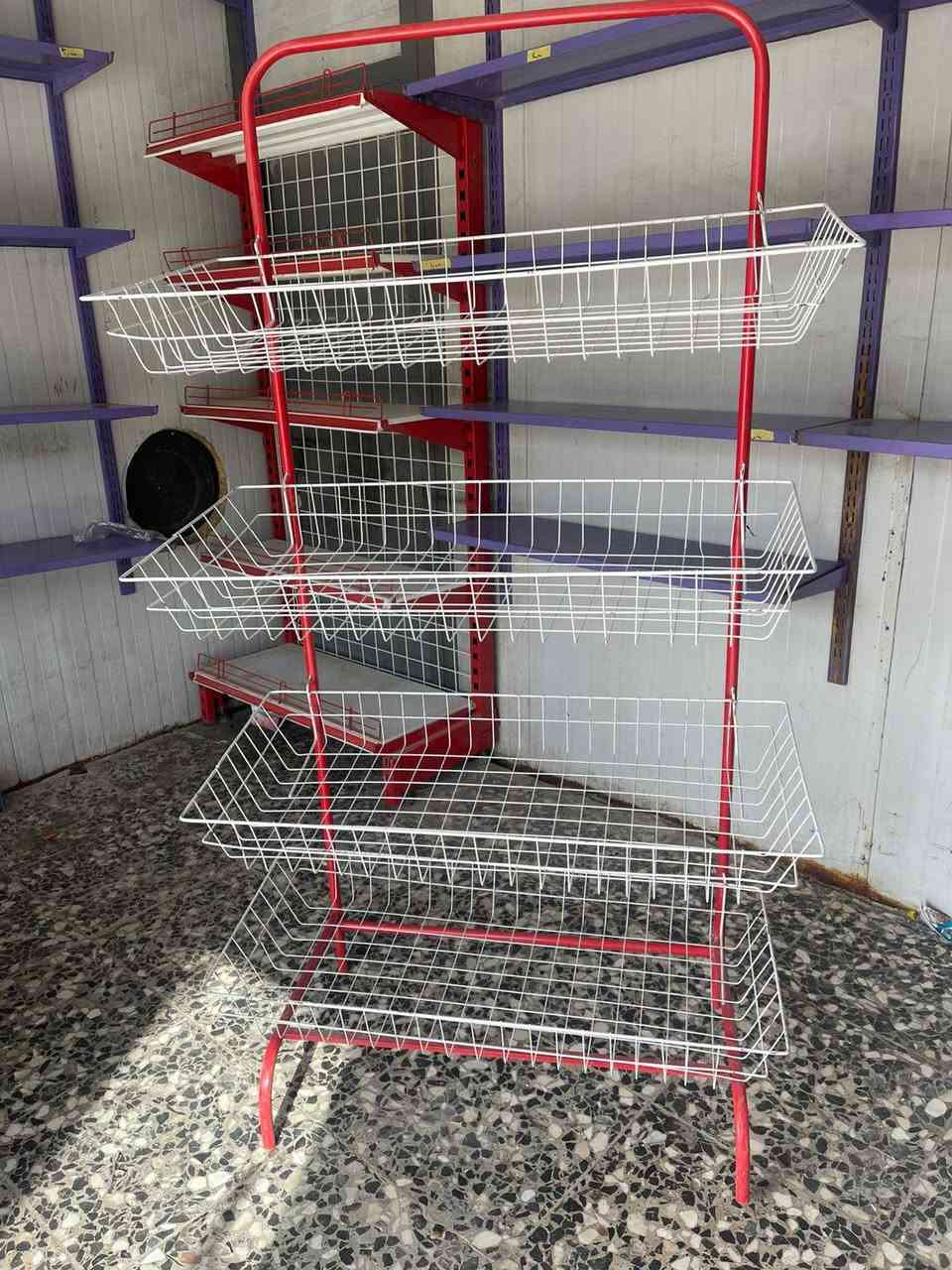 السلام عليكم يوجد سلات جبس للبيع مستعمل شي بسيط وميز وكرسي ***********
