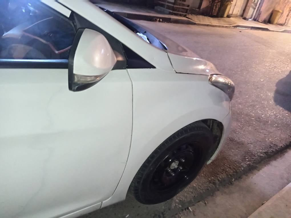 النترا 2013 بيها مدكر وجاملغ رقم ميسان 
السيارة نضيفه جاهزه كير مكينه حداديه تبريد 
100/100 رقم دولي 13 السعر 105 وبيها مجال 
البصره القبله *********** البصرة, العراق
