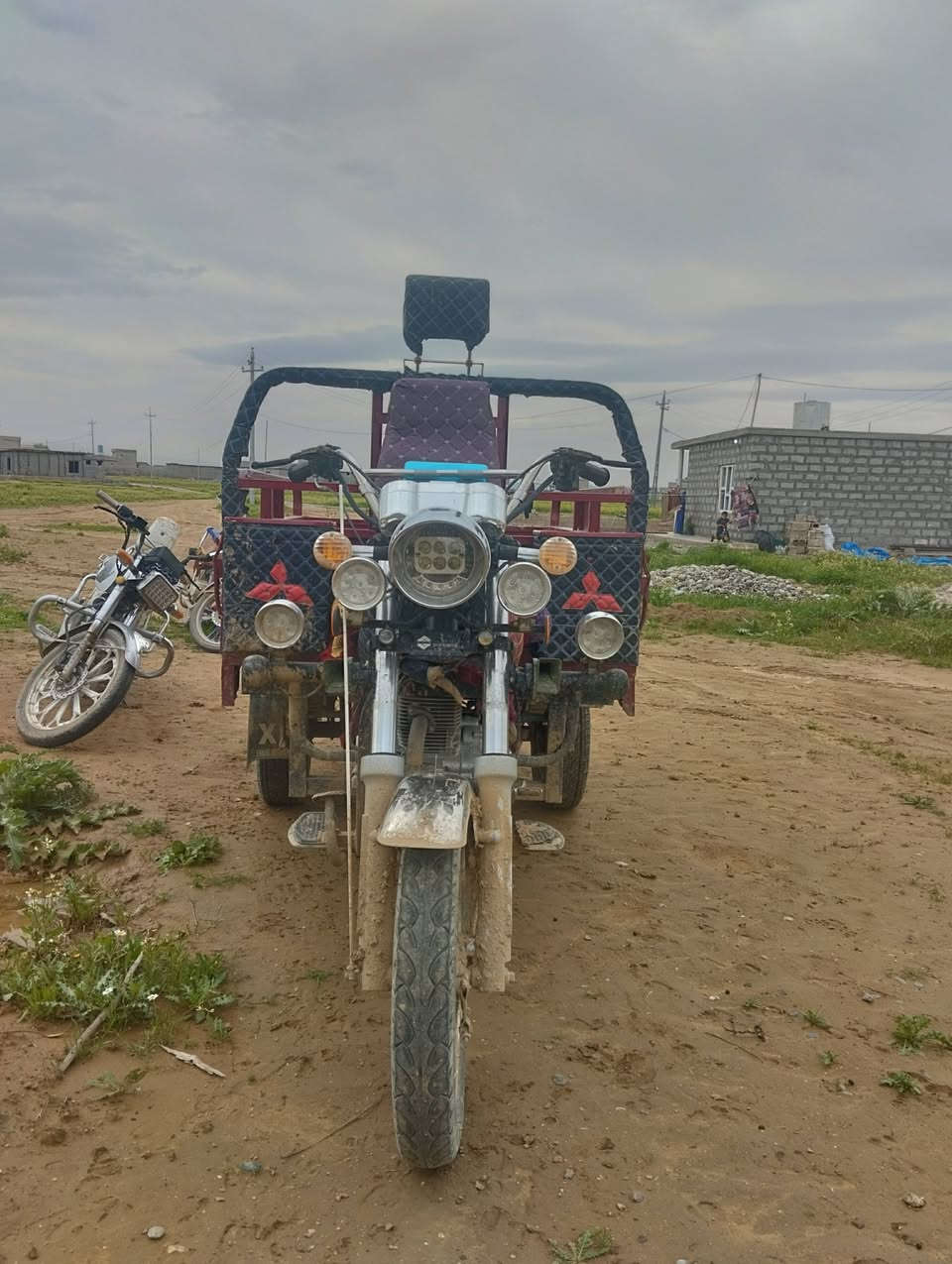 بعد التحيه والسلام ستوته للبيع نوع هردي فحل نضافه فول مالك شغل بل وحل العنوان الزاب النميصه السعر مليون او 950 بيها مجال حك جيتك للاتصال ***********
