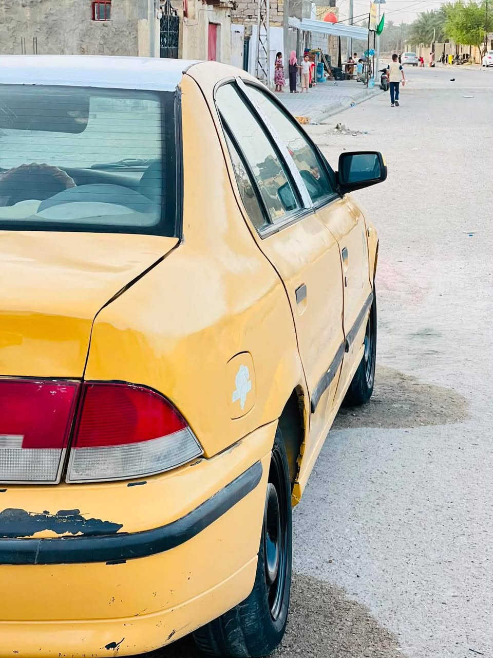 السلام عليكم
سمند للبيع 

موديل 11

سنويه لحد 28

مكينه وكير خير من الله 

حداديه زينه 

مصفره هيئه وغرامات 
السعر ٢٣ 
***********
